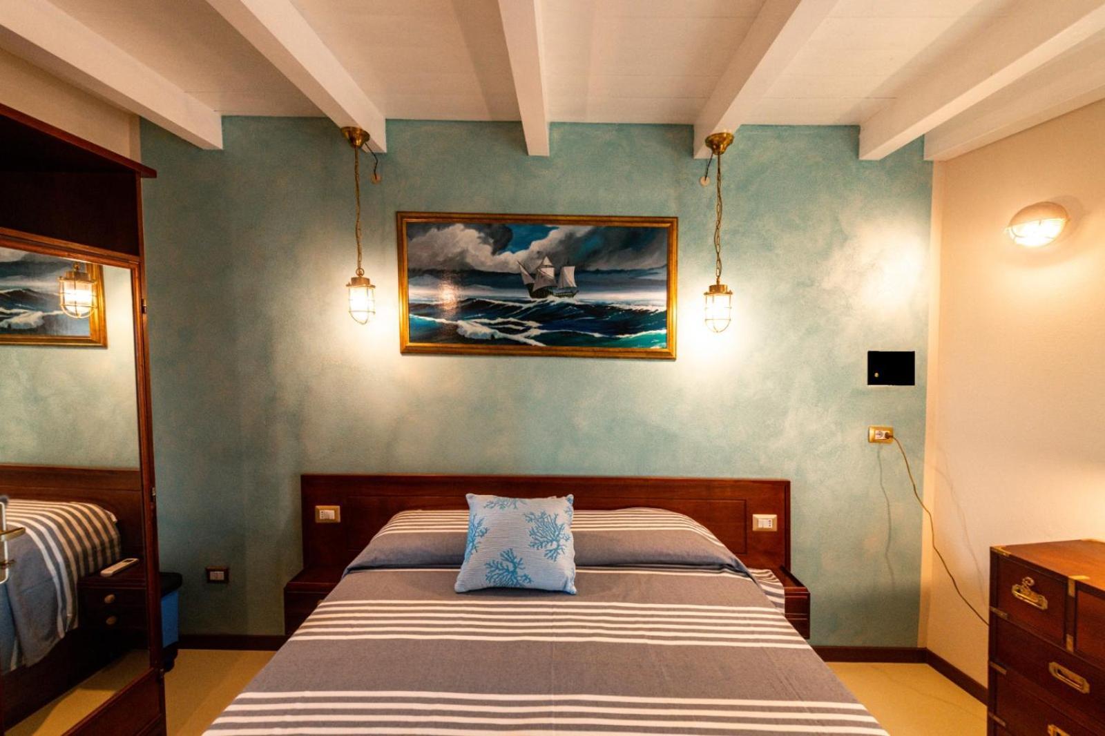 Hotel Le Tre Caravelle à SantʼAntìoco Extérieur photo