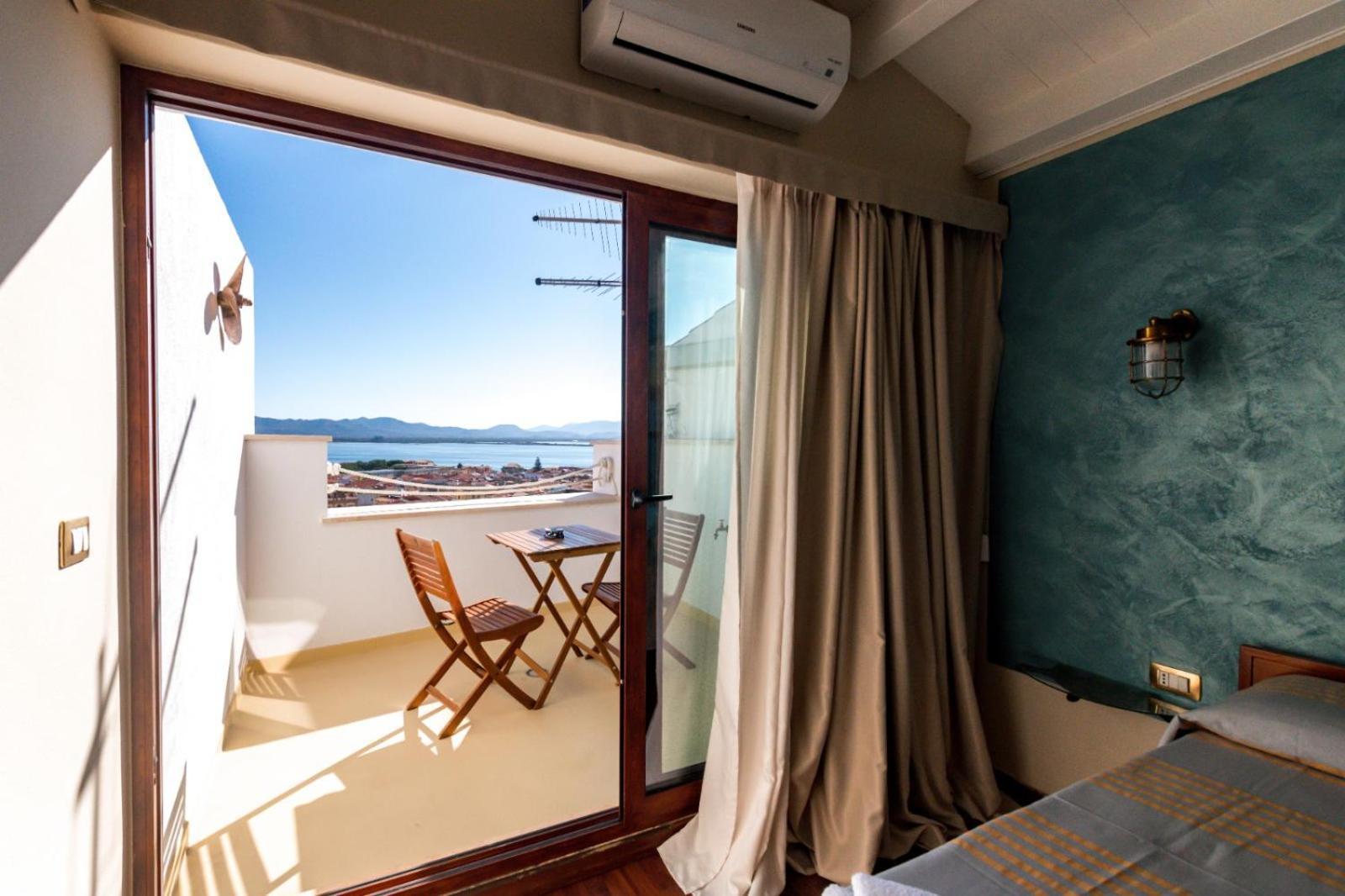 Hotel Le Tre Caravelle à SantʼAntìoco Extérieur photo